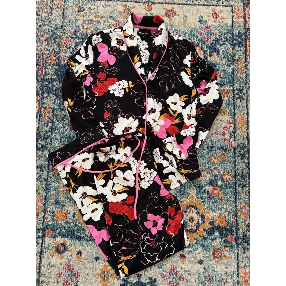 Room Service Women's 2-Piece‎ Shawl Collar Pajama Set Black Floral Size Small